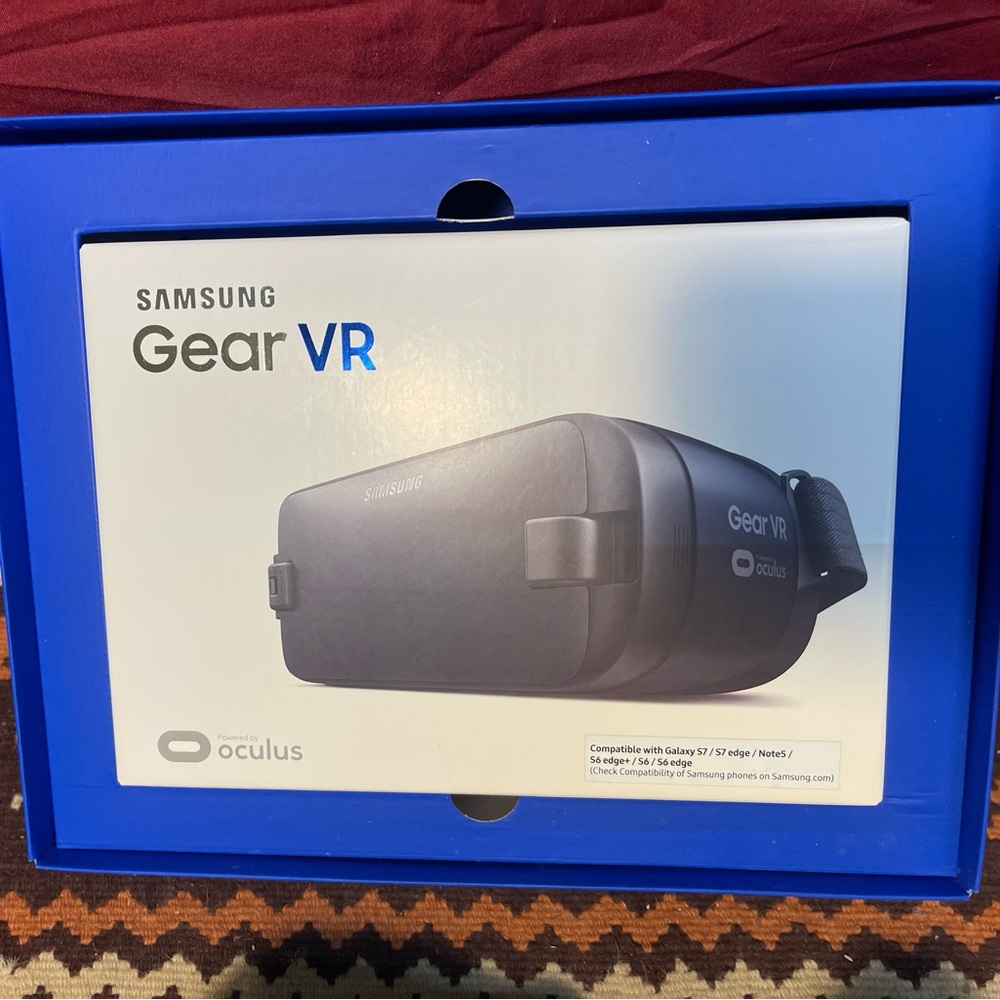 New Samsung Gear VR Headset SM-R323 Oculus 2016 Galaxy Virtual Reality